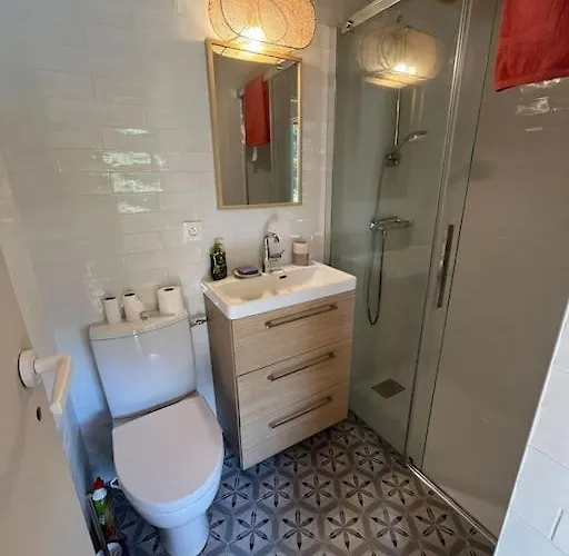 La Petite Dependance *